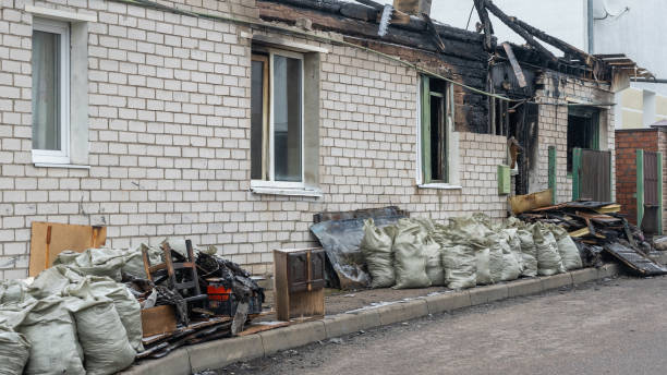 24/7 Emergency Fire Damage Removal experts in Three Oaks, FL